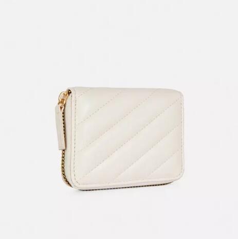 zip around wallet