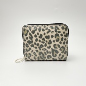 zip around wallet